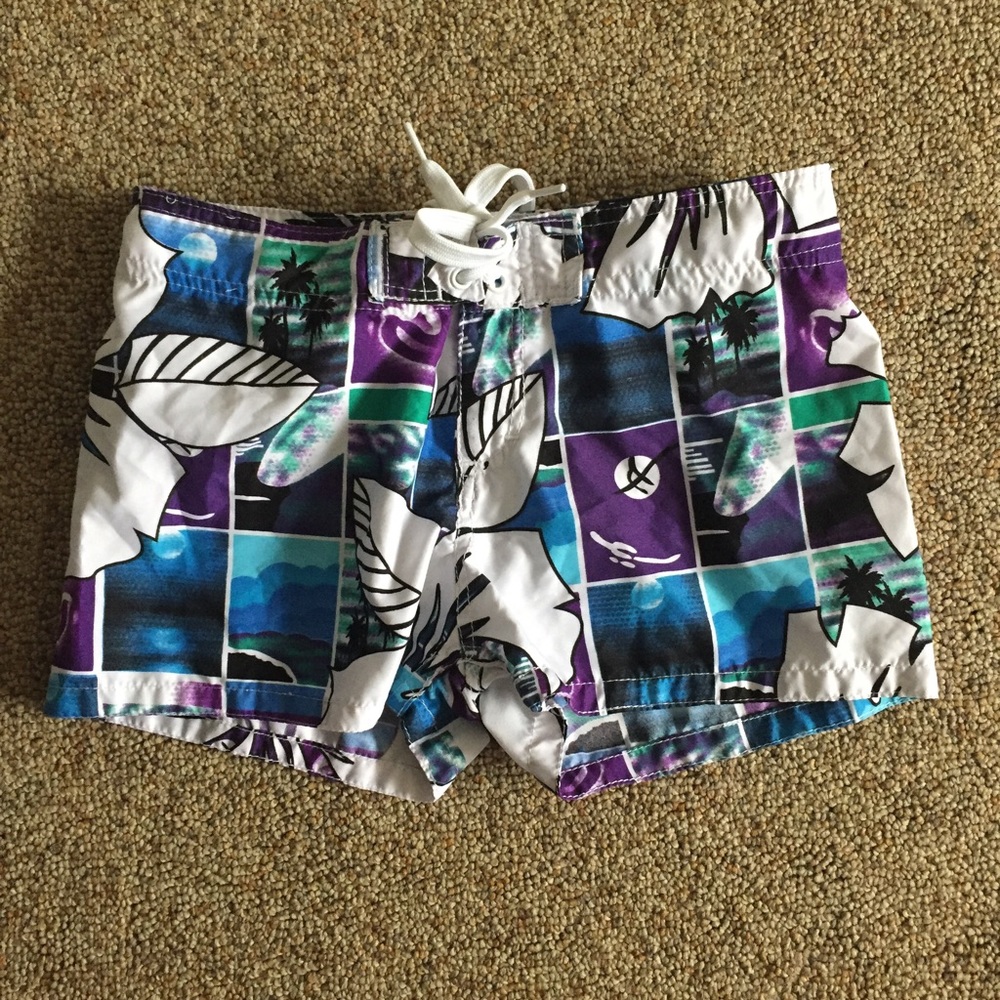 Coral & reef shorts